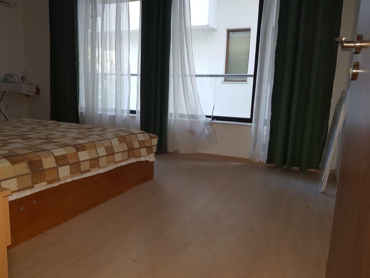 Sea Garden Marina 2 Apartment Varna Exterior photo